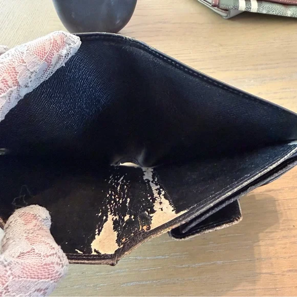 Louis Vuitton- Burberrys-Celine wallets - Picture 5 of 16